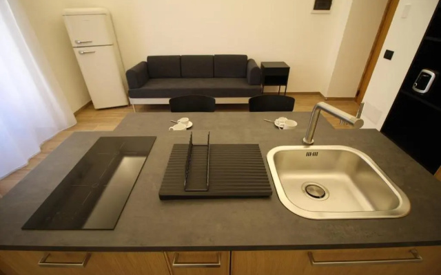 Suite 44