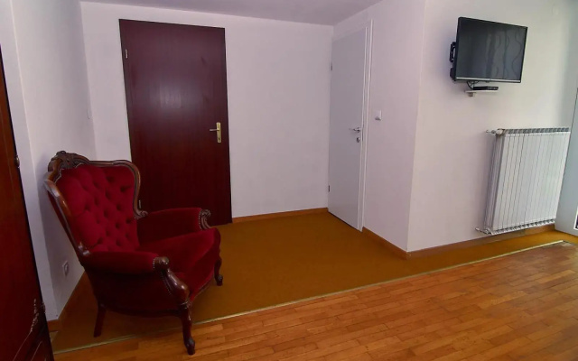 Emona Apartments