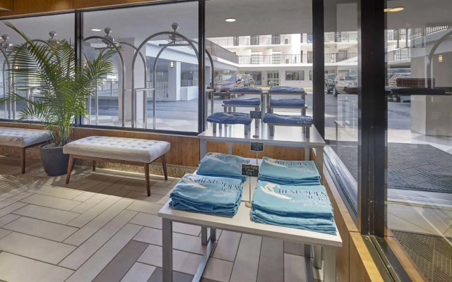 Henlopen Oceanfront Hotel