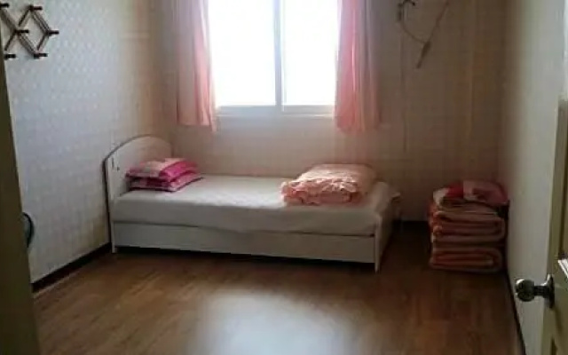 Shila Youth Hostel
