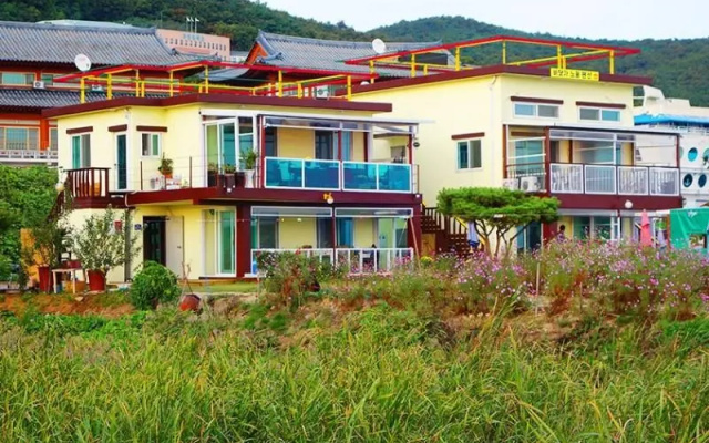Ganghwado Sunset Beach Pension
