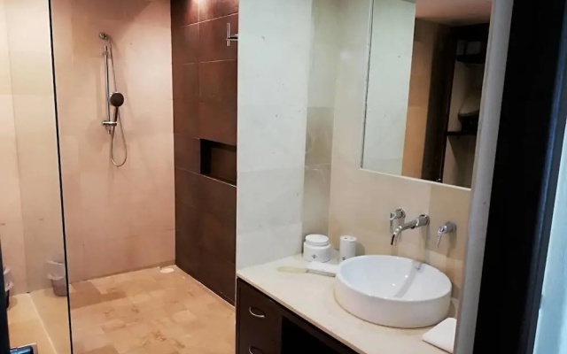Via 38 C01 by Realty Group