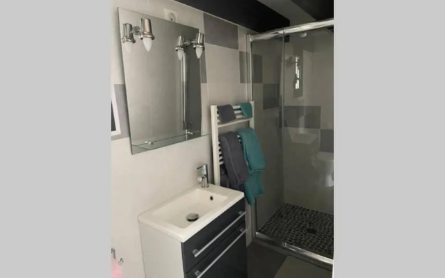 Joli studio avec jacuzzi et terrasse privée