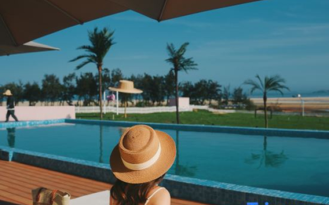 Platinum Whale Coastal Resort