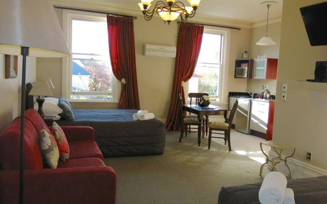 Merivale Manor