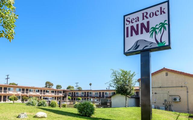 Отель Sea Rock Inn - Los Angeles Лос-Анджелес вид на фасад