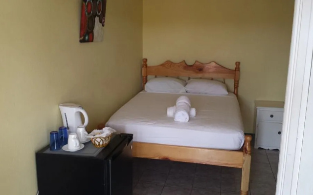 Golden Arrow Inn