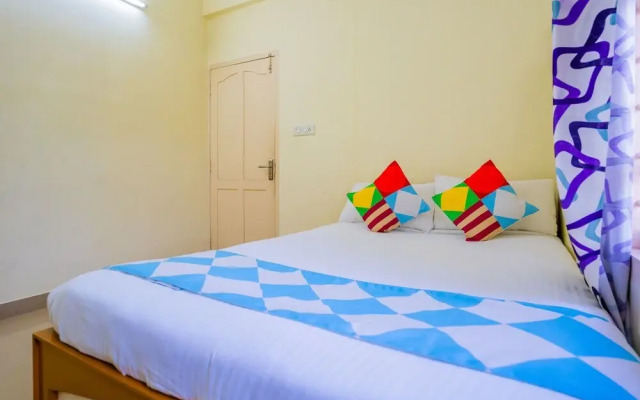 OYO 14081 Home Cozy Stay Elamakkara