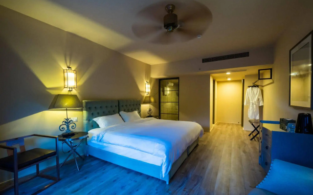 Arcadia Resorts