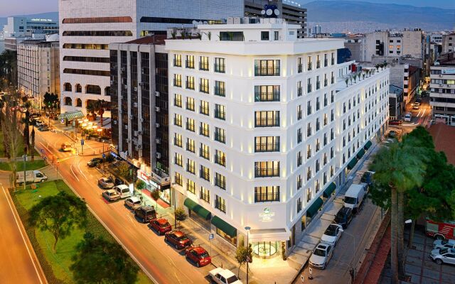 Kordon Hotel Cankaya вид на фасад