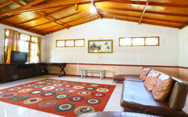 Aquarius Orange Hotel & Villa