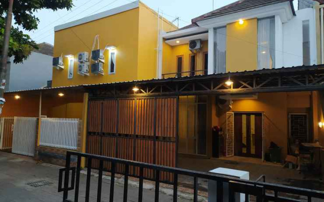 Lucky Guest House Wahid Hasyim