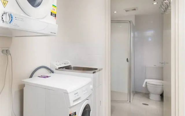 Central 1-bed With Parking, BBQ