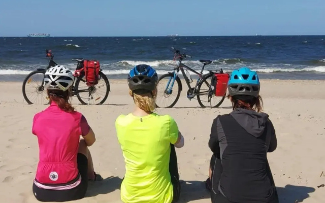 Wooden Home by Lake Klepnicko With Pier