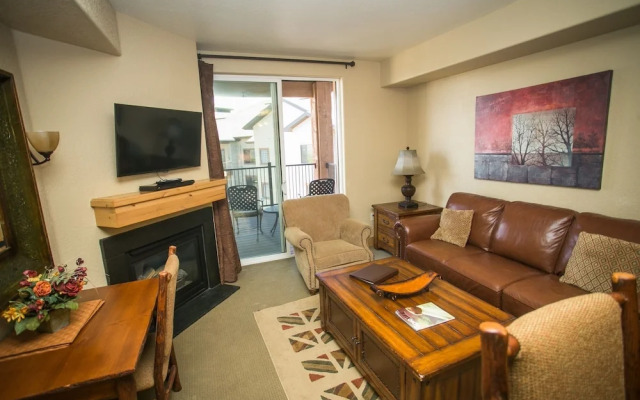 Shared Balcony Stunning Views & Steps from Slopes by RedAwning