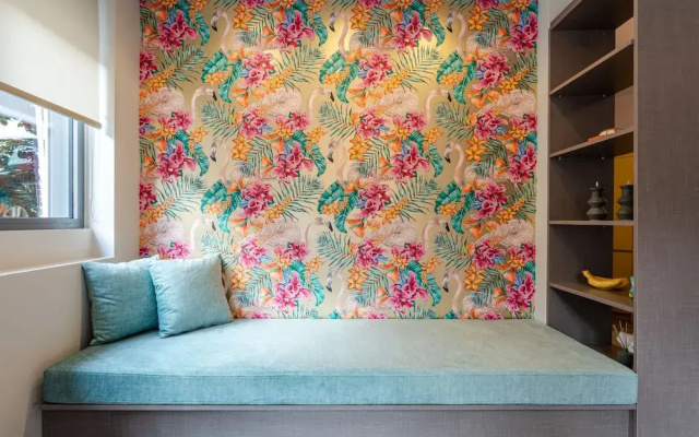 Acropolis Pop Art Apartment