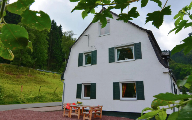 Inviting Apartment in Elpe with Garden