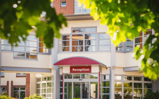 Отель Vienna House Easy Braunschweig вид на фасад