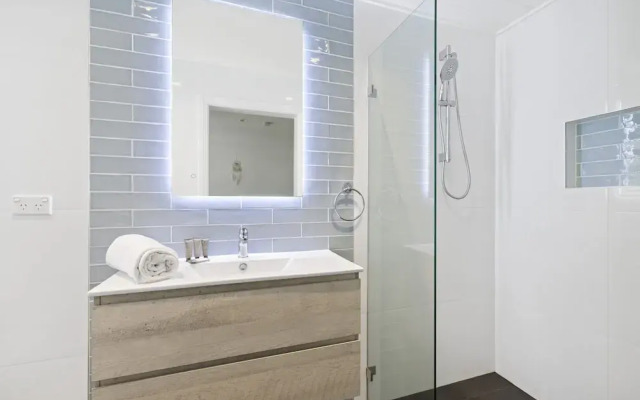 Spacious 4-bed Home Near Avalon Beach