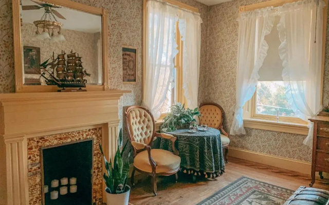 Emig Mansion