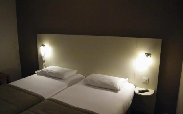 Brit Hotel L'Arrivée Guingamp (Ex:Brit Hotel Armor)