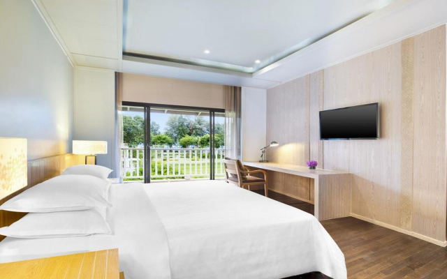 Отель Dusit Thani Krabi Beach Resort
