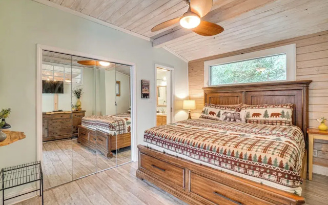 Hot Tub, Trails, Views! Little River Retreat