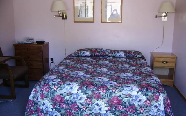 Mindemoya Motel