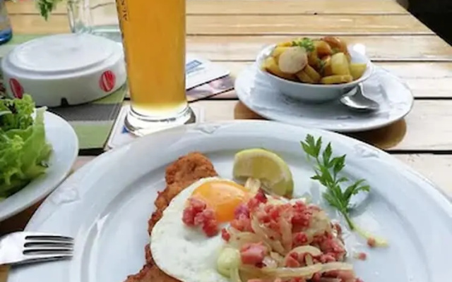 ZUR Schonen Schnitterin Gasthof