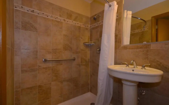 Econo Lodge Cocoa Beach - near the Port