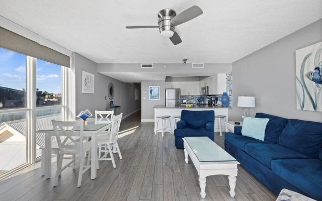 Pelican Beach 0211 1 Bedroom Condo by Pelican Beach Management