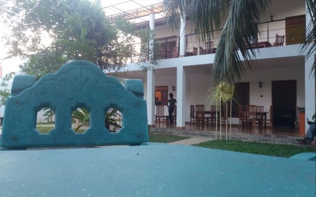 Отель Freedom Lodge Thissamaharama вид на фасад