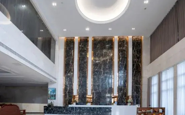 Head Holiday Hotel