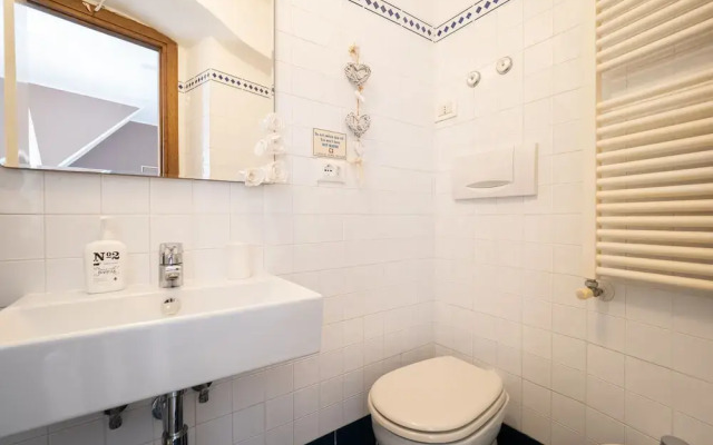Ventegà Sea View Apartment with Balcony