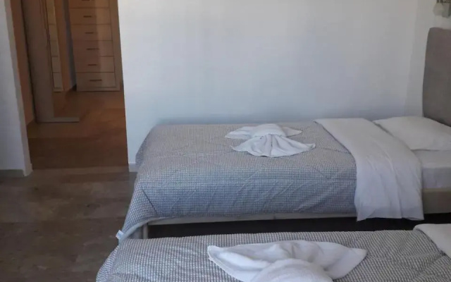 Knossos Hotel