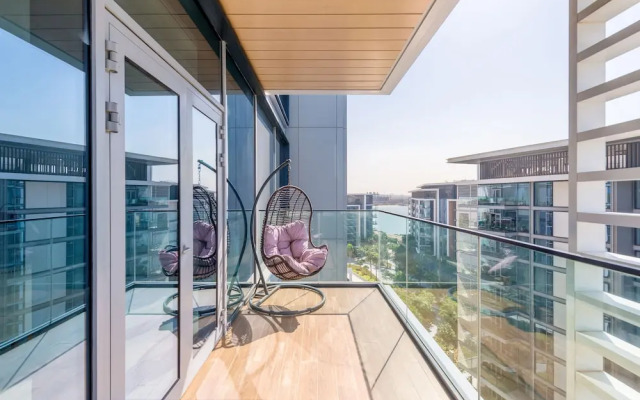 Luxury 2BR plus maids room in Bluewaters