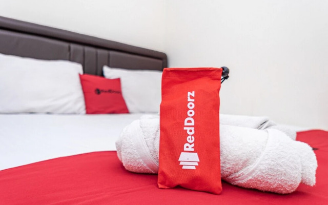 Bantal Guling Asia Afrika by RedDoorz