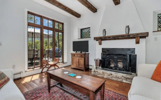 Wolf Creek House