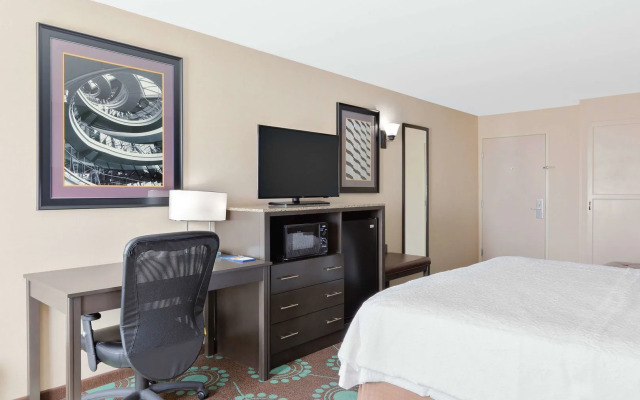 Spark by Hilton Bakersfield Central