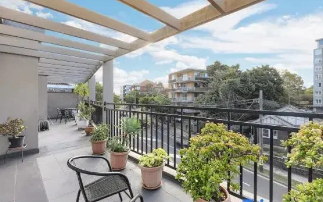 MetaWiseBnB Bondi Junction Penthouse Style