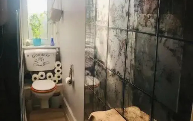 Cosy 2 Bedroom Flat in Edinburgh