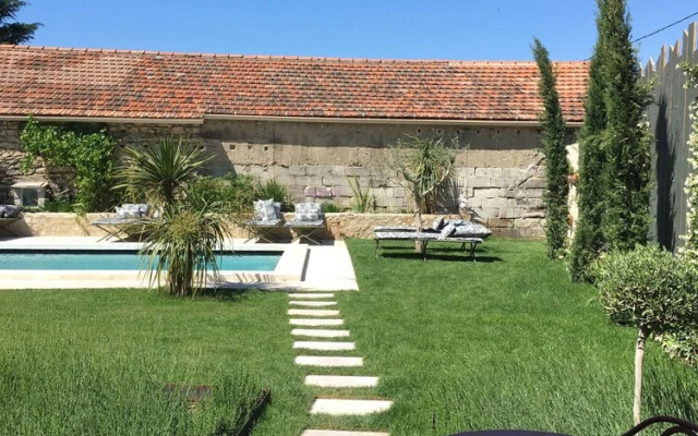 Le Petit Hotel
