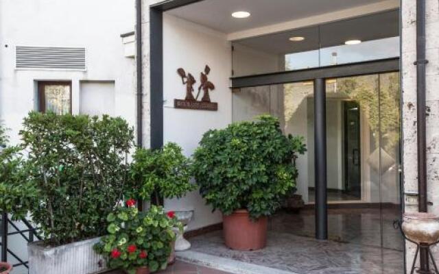 Отель Albergo Vecchio Forno Сполето вид на фасад