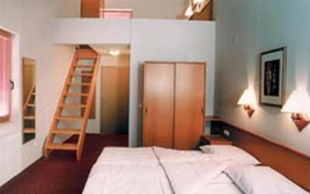 Delminium Hotel