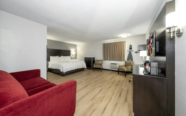 Red Roof Inn PLUS+ Huntsville