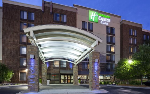 Отель Holiday Inn Express & Suites Bloomington - MPLS Arpt Area W, an IHG Hotel США, Блумингтон - отзывы, цены и фото номеров - забронировать отель Holiday Inn Express & Suites Bloomington - MPLS Arpt Area W, an IHG Hotel онлайн вид на фасад