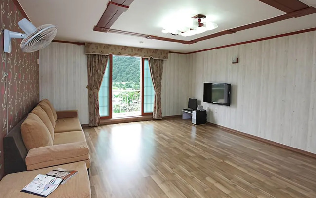 Muju Noble Pension