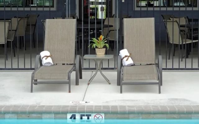 Kenedy Inn & Suites