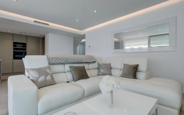 New Modern 3 Bed Apartment Puerto Banus