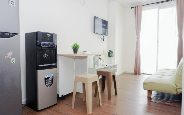Restful In Simple Style Studio At Apartment Daan Mogot City